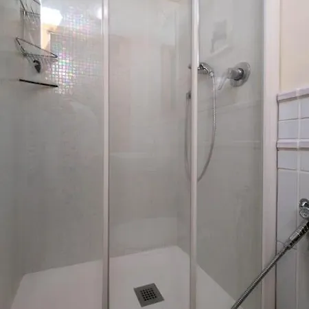 Heart - Patio Parking Ac Wif