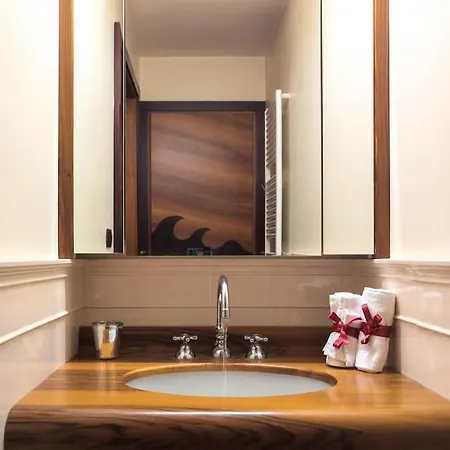 Heart - Patio Parking Ac Wif