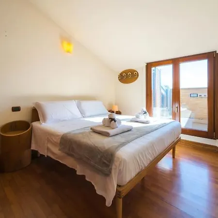 Heart - Patio Parking Ac Wif